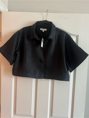 Banana Republic Black Cropped Button-Front Camp Collar Blouse